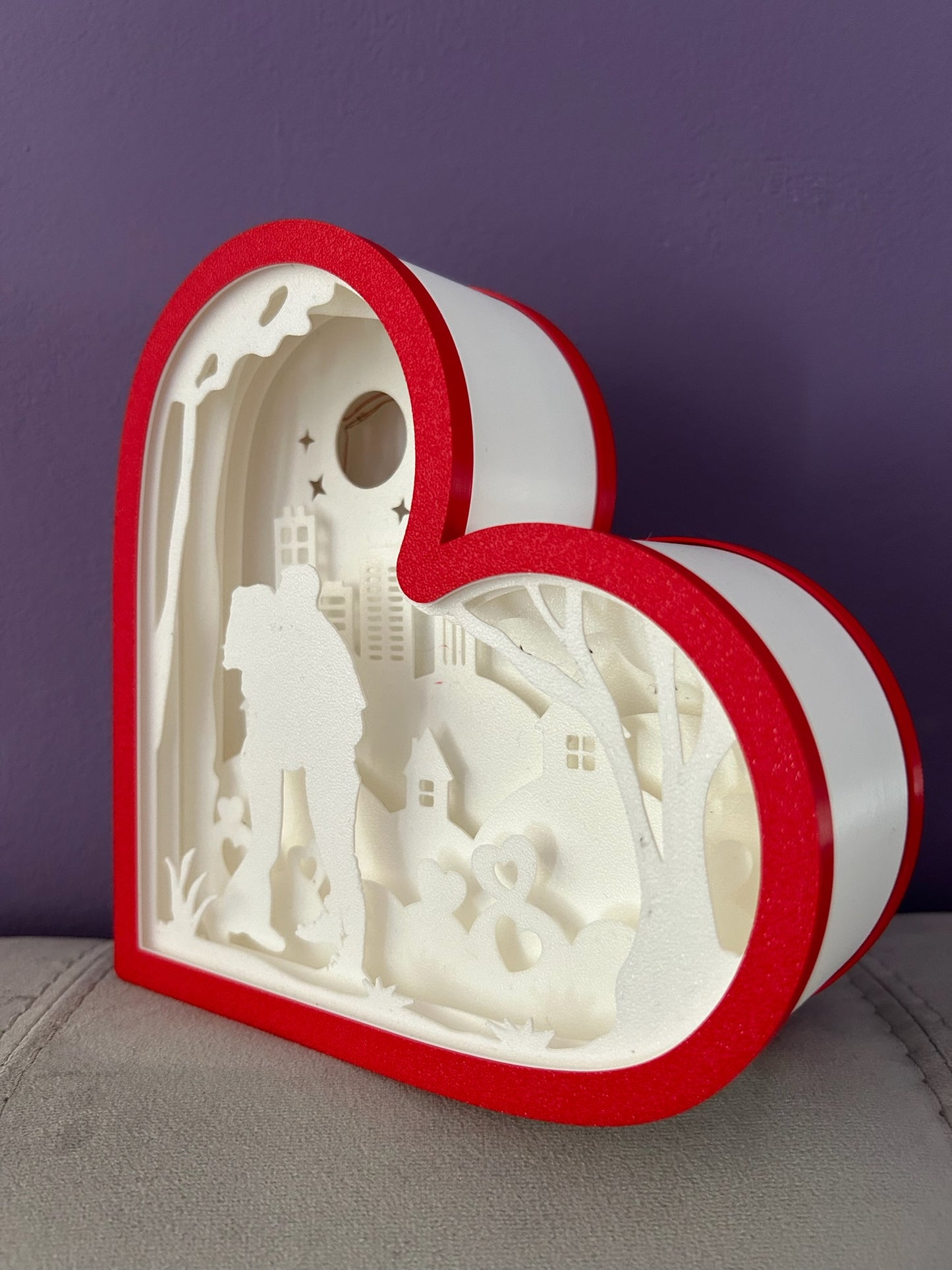 Персонализирана 3D Lightbox Лампа „Символ на Любовта“ - Вашата любима снимка, превърната в изкуство